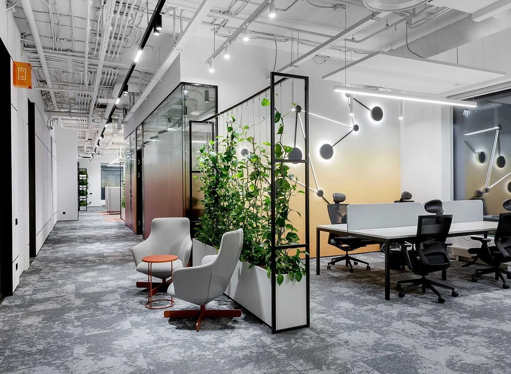 Организации, чья бизнес-деятельность напрямую зависит от ИТ — когда высокая доступность и бесперебойная работа систем являются ключевыми условиями успеха.